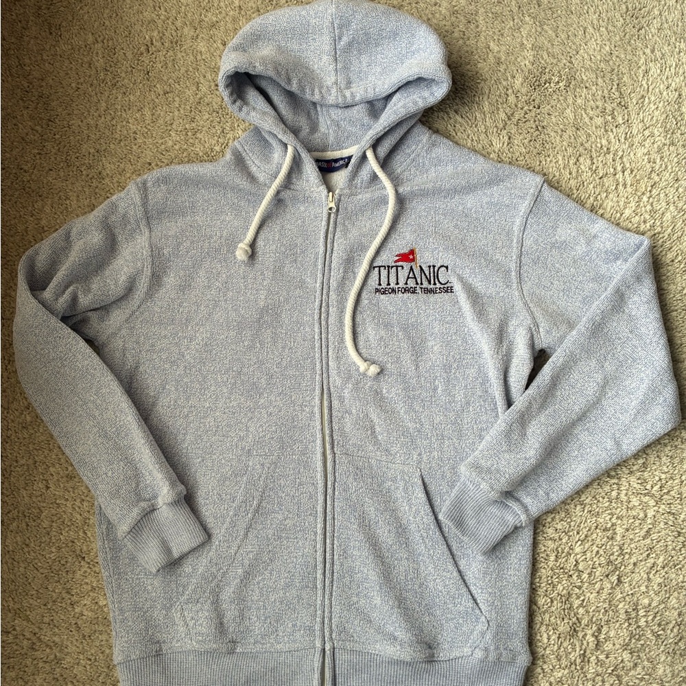 NWOT Titanic museum Pigeon Forge Zip-Up Hoodie with Embroidered Logo - Picture 2 of 5